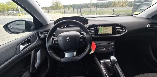 Peugeot 308 cena 29900 przebieg: 218300, rok produkcji 2017 z Kielce małe 37